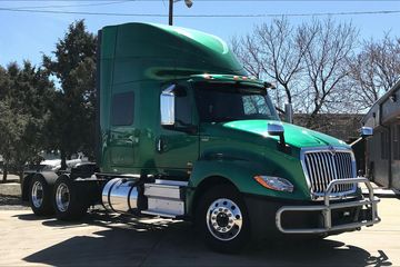 洋書 INTERNATIONAL TRUCKS Pre-Owned 2020 International LT625 6×4 Sleeper in #502089